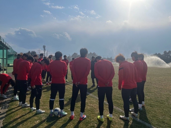 濟(jì)州島拉練首戰(zhàn)，上海海港B隊(duì)1-1戰(zhàn)平韓國(guó)建國(guó)大學(xué)