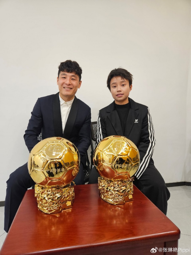  張琳艷社媒曬與武磊合照：感謝、榮幸、幸運，祝磊哥早日康復