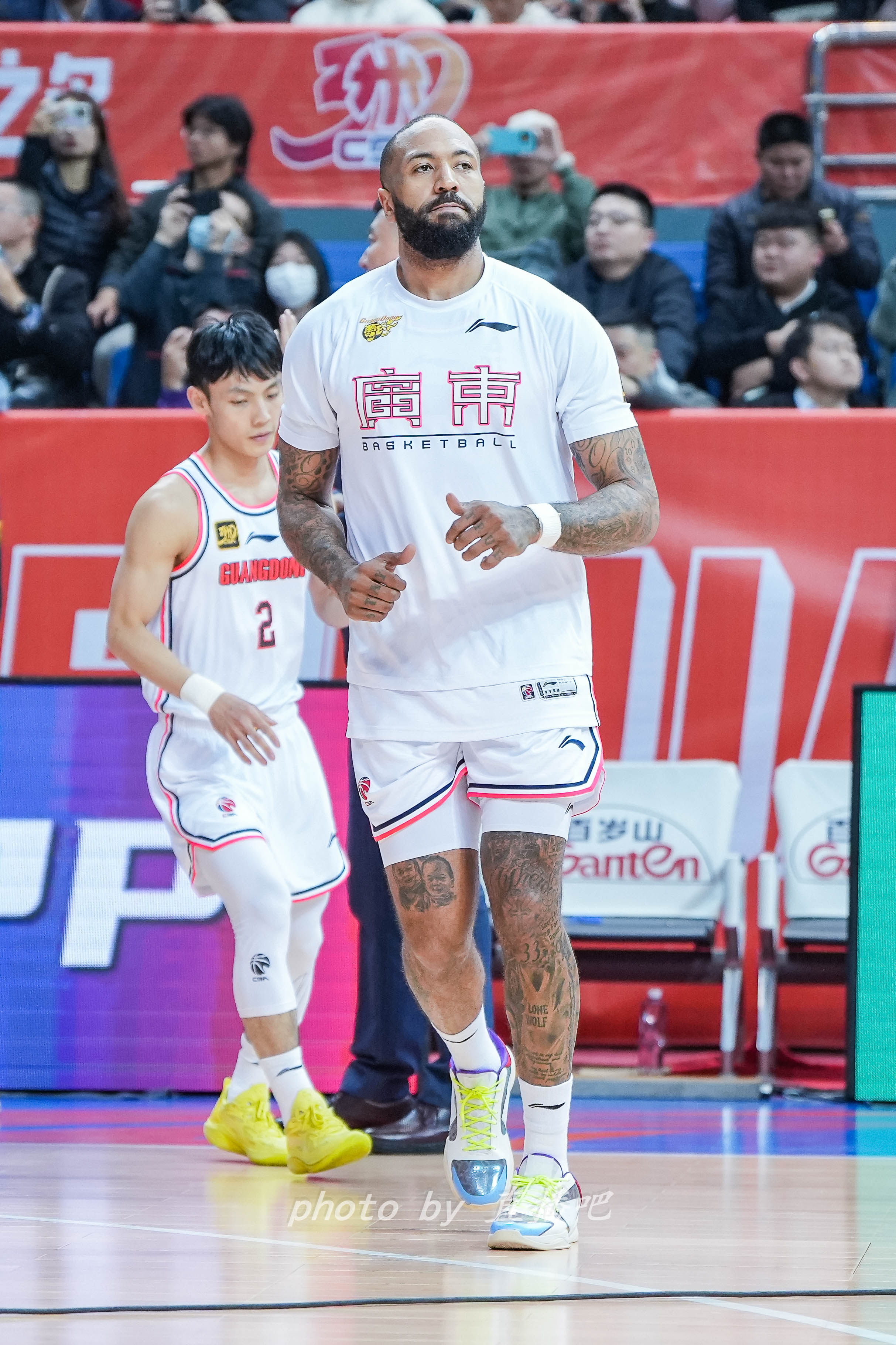 打得不錯！36歲吉倫沃特原本的第三外援卻成廣東男籃的真大腿