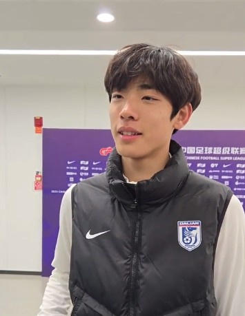  國青歸來上演中超首秀，朱鵬宇：感覺很好，場上大哥們很支持我