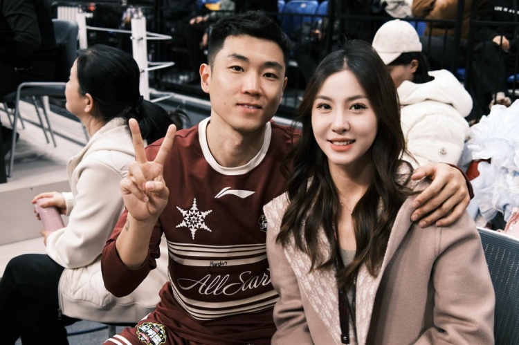  很搭！高詩巖妻子曬多張美照：打卡全明星 吉林下次見