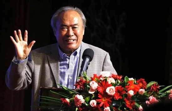  詹俊悼念嚴(yán)俊君：《足球》報伴隨著我成長，是我和父親共鳴的橋梁