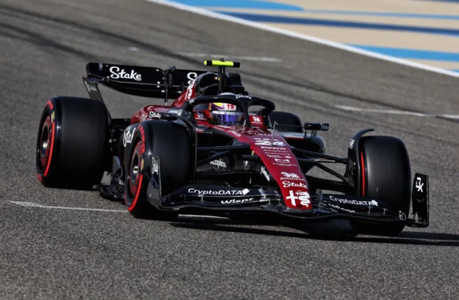  F1中國大獎賽正在進行！周冠宇：今年若有機會 想?yún)⒓酉翹BA的集訓