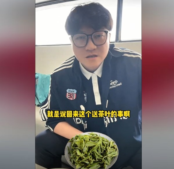  趙鵬：不太清楚賈秀全要球員買(mǎi)茶葉的段子，但這在現(xiàn)實(shí)中也正常