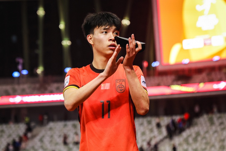  期待首秀！18歲王鈺棟入選中澳戰(zhàn)名單&穿11號(hào)，首進(jìn)國足正賽名單